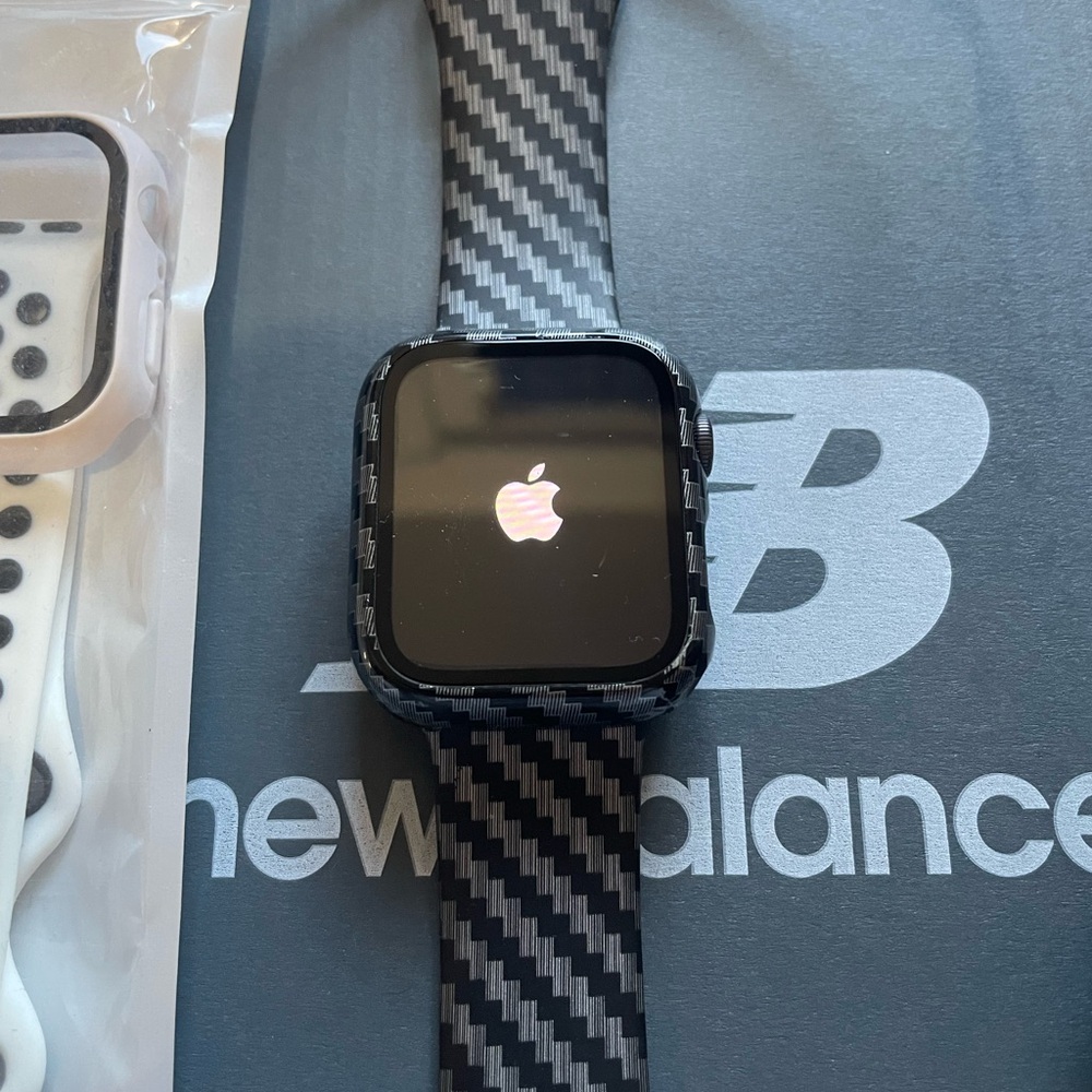 Apple Carbon Fiber Pattern Smartwatch